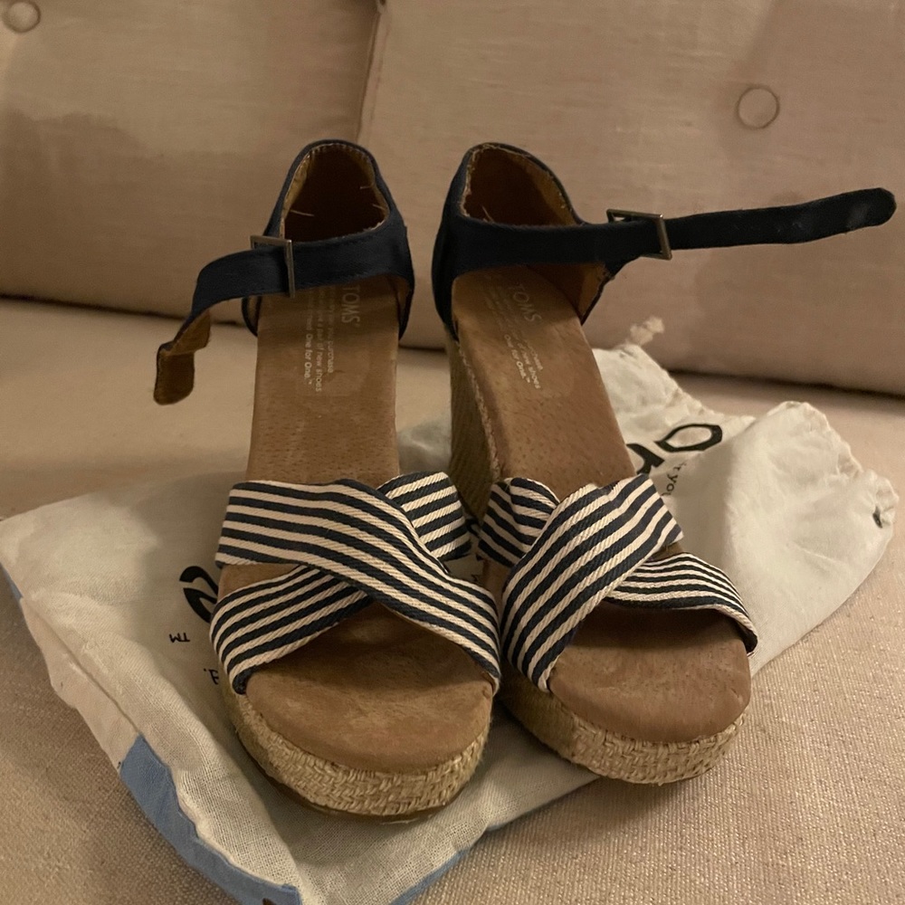 TOMS women’s espadrilles, new, size 8